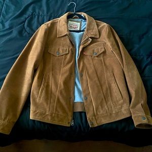 Levi’s suede jacket. Size M.
